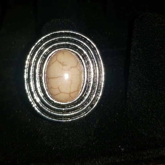 Ring - Picture 3 of 3